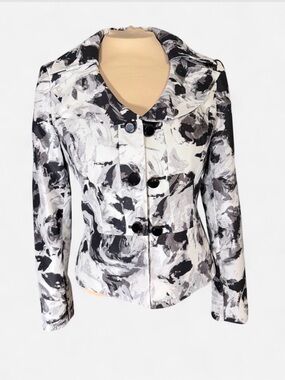 Versatile Kasper Black and White Abstract Button-Front Blazer